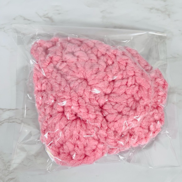 Pink Heart-Shaped Bookmark & Scrunchie - Picture 9 of 9